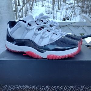 Air Jordan retro bred 11 low size 10.5